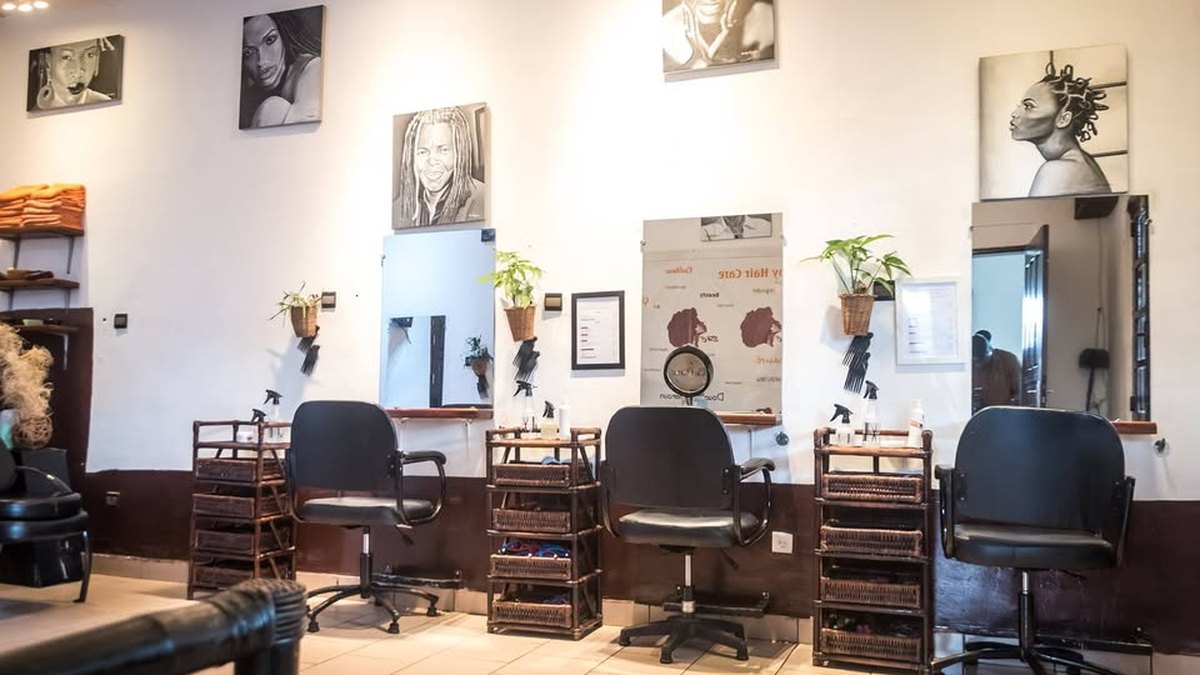 Intérieur du salon Ebony Hair Care
